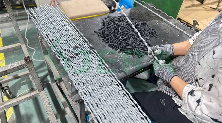 Dead End Grip vs Wedge Clamp: Which Is Better for ADSS Cable Installation